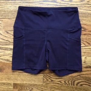 Biker shorts with side pockets